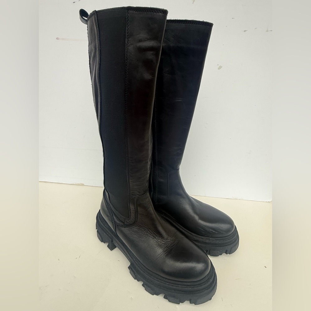 Steve Madden Black Leather WAYDEN Lug Sole Knee High Boots Size 7M